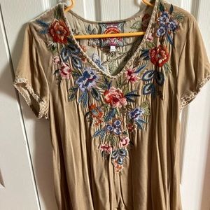 Johnny Was velvet Embroidered Top size Medium